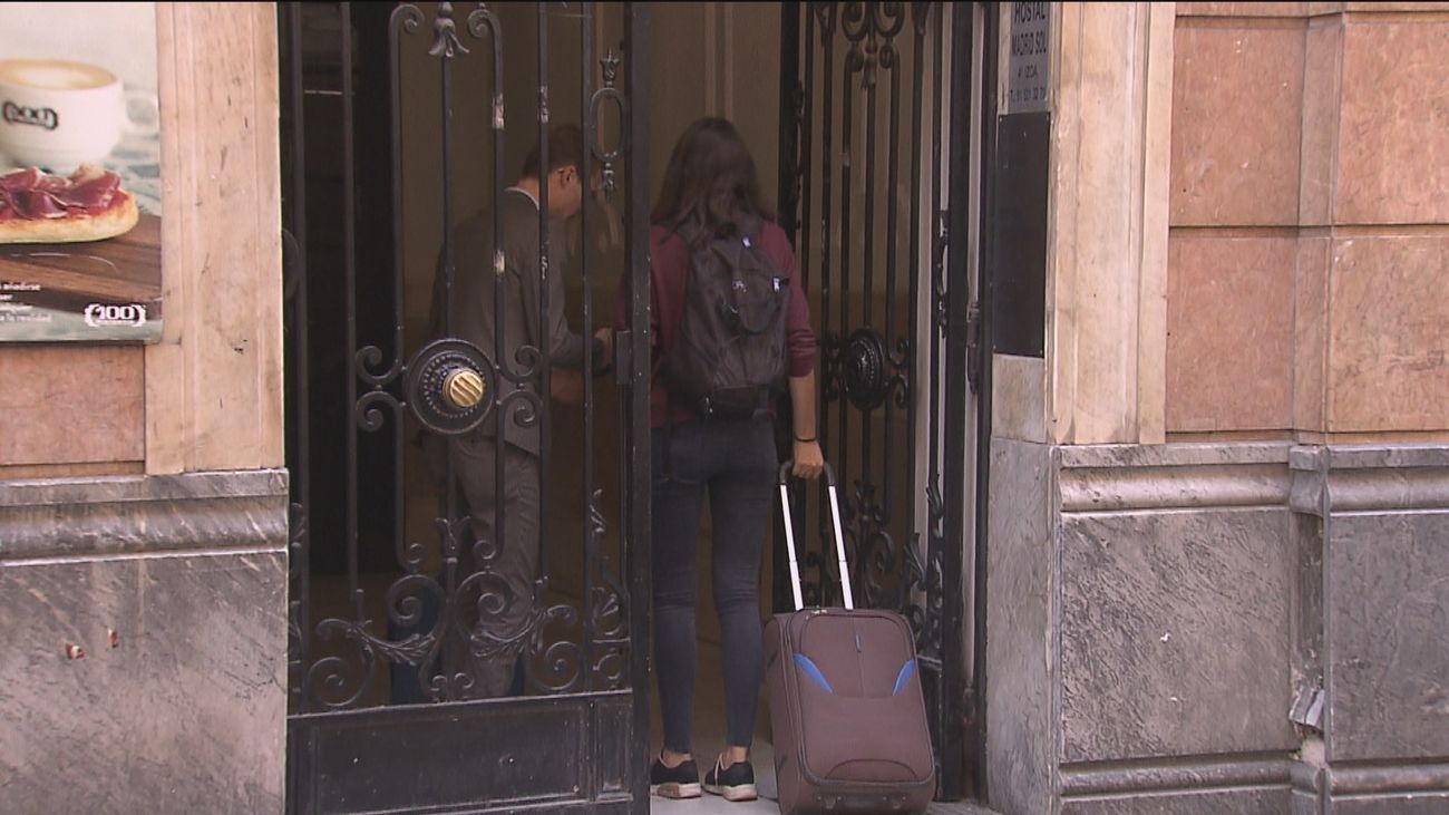 El “boom” de los pisos turísticos de Madrid: Más de 10.000 viviendas que deben tener acceso propio