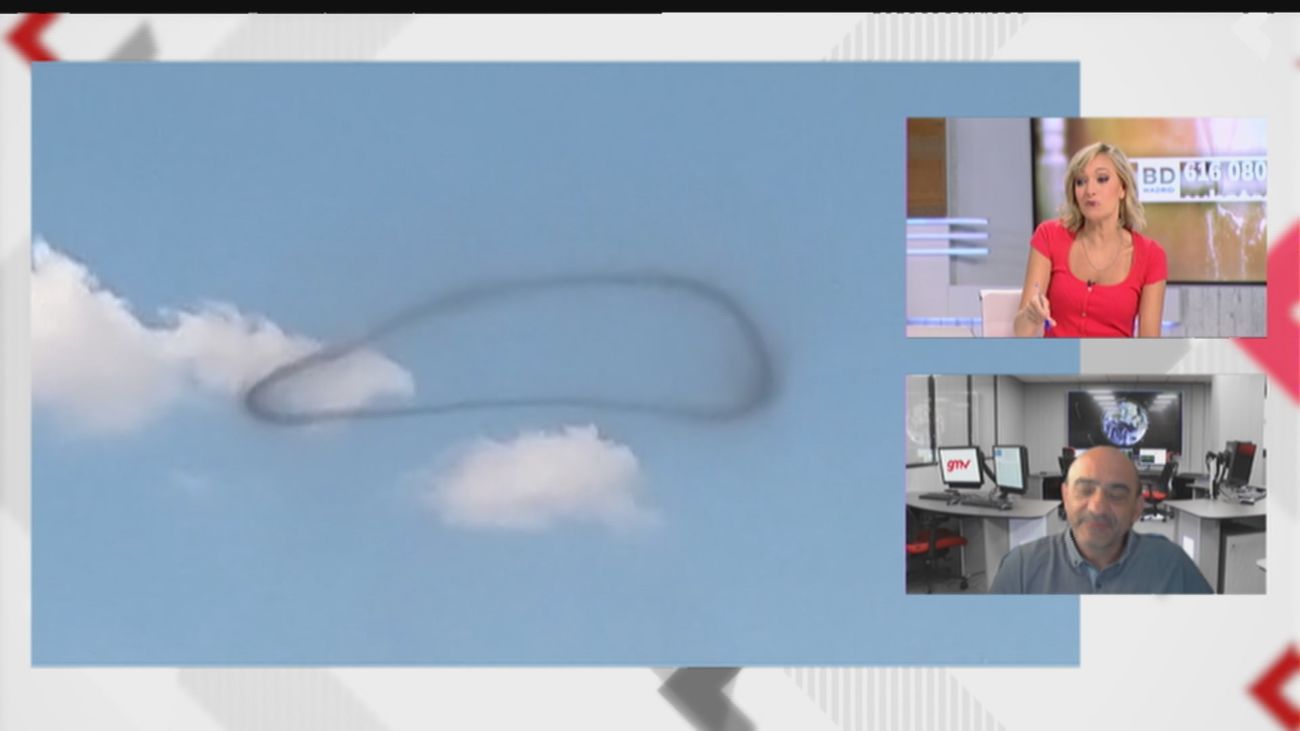 Una bandada de pájaros, detrás de las extrañas figuras aéreas en Colmenar de Oreja