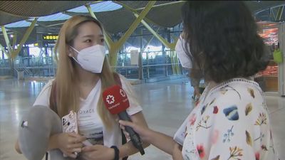 Gran afluencia de pasajeros en Barajas por la Operación Salida