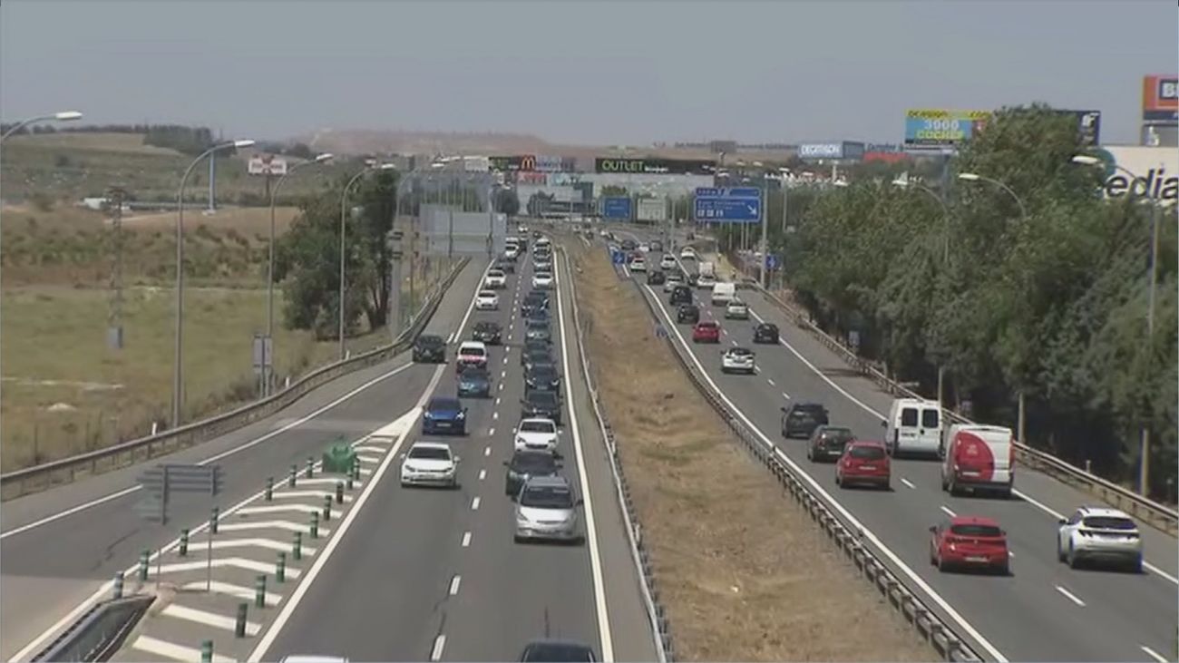 Tráfico complicado en las salidas de Madrid al inicio del éxodo de agosto