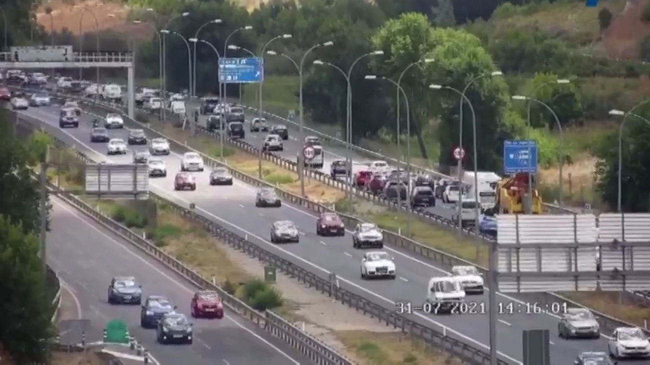 Miles de madrileños arrancan sus vacaciones