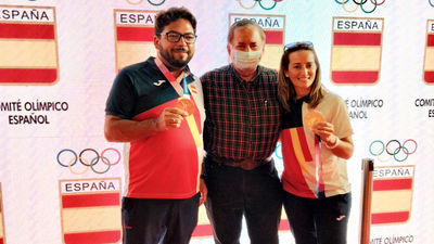 Cariñoso recibimiento a los campeones olímpicos de tiro