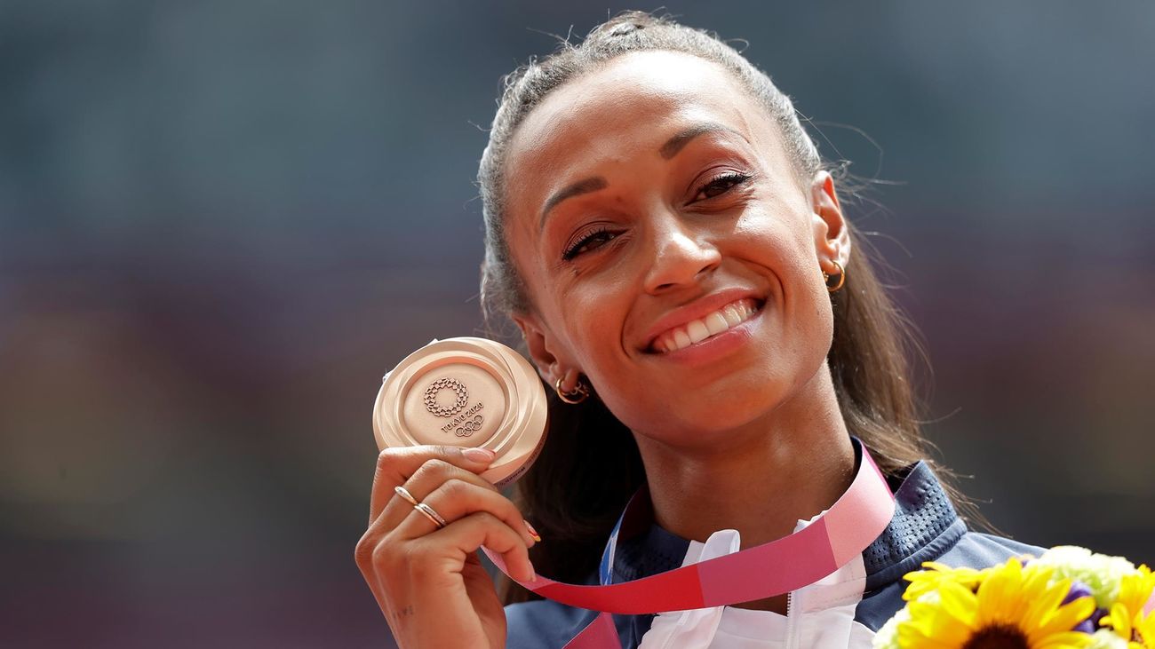Ana Peleteiro, medalla de bronce en una final de triple salto para la historia