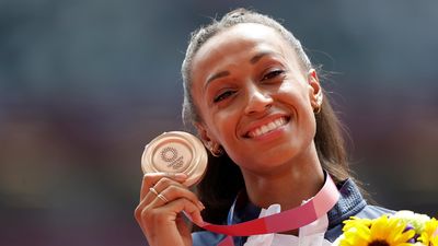 Ana Peleteiro, medalla de bronce en una final de triple salto para la historia