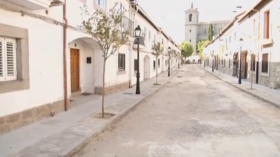 Denuncian una calle sin asfaltar en Valdemorillo