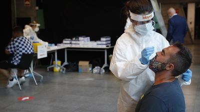 Suben los positivos por covid en Madrid hasta los 3.322 nuevos casos