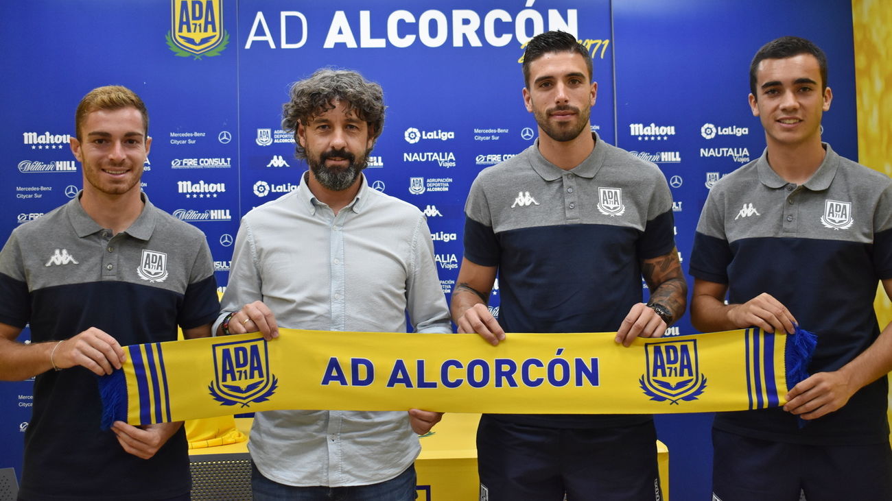 Triple presentación de fichajes en el Alcorcón