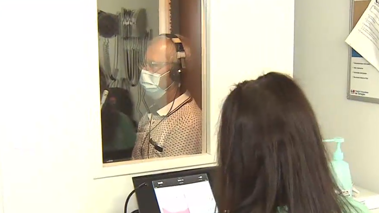 El uso de la mascarilla agudiza la pérdida auditiva en algunas personas