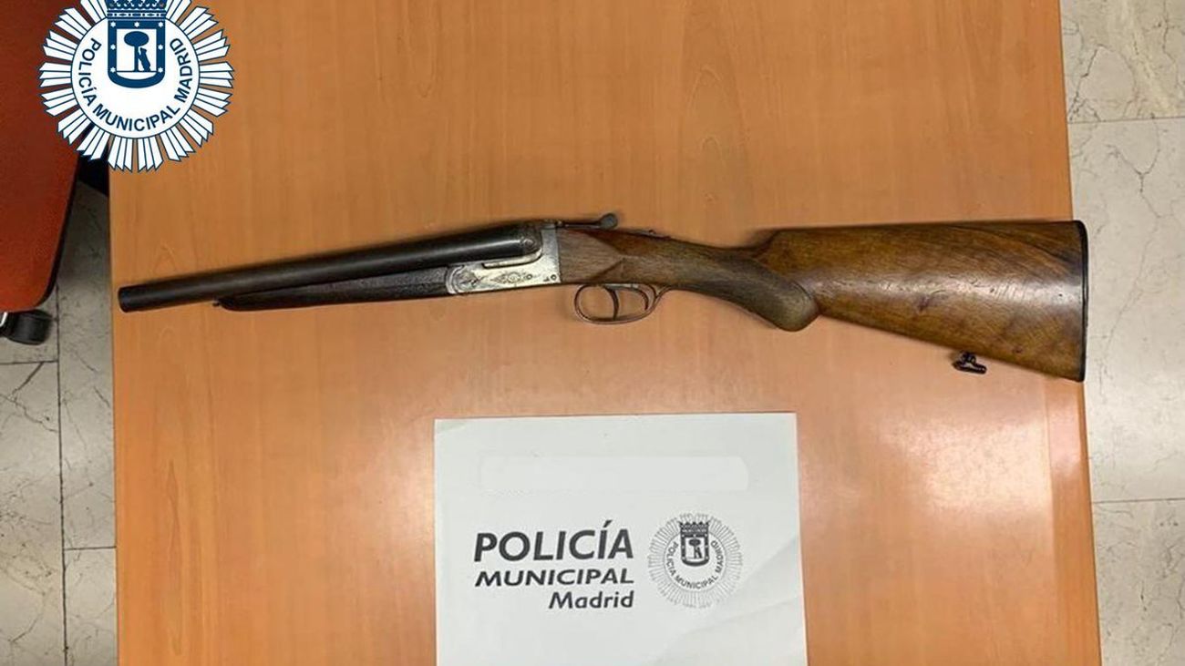 Detenido en Carabachel con una escopeta de caza en el maletero de su coche