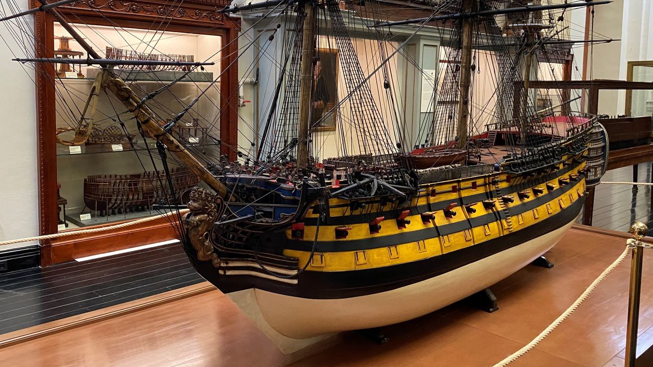 Uno de los modelos de navío expuesto en el Museo Naval de Madrid