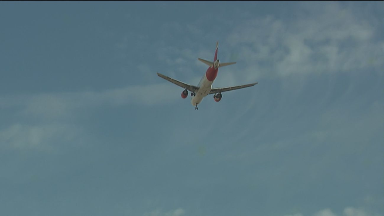 Vecinos de San Fernando soportan ruidos por encima de los 85 decibelios por los aviones de Barajas