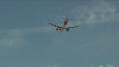 Vecinos de San Fernando soportan ruidos por encima de los 85 decibelios por los aviones de Barajas