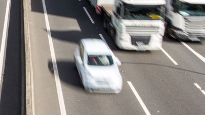 Los vecinos de Moncloa-Aravaca denuncian el riesgo de atropello que hay en una de sus calles