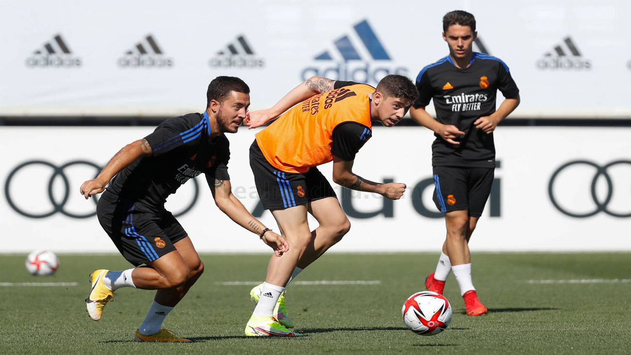 Hazard coge ritmo y se entrena junto al grupo