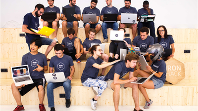 Becas de formación en desarrollo web, diseño, análisis de datos y ciberseguridad