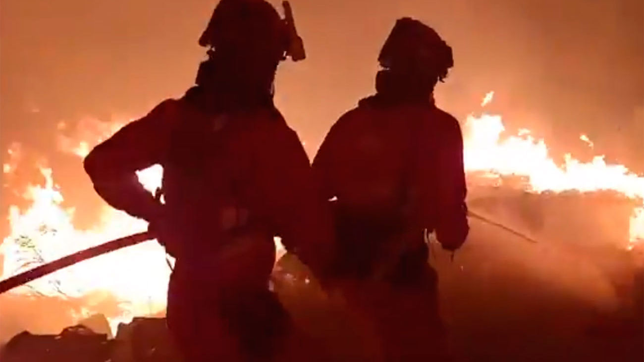 El incendio de El Tiemblo  tiende a estabilizarse tras una noche "durísima"