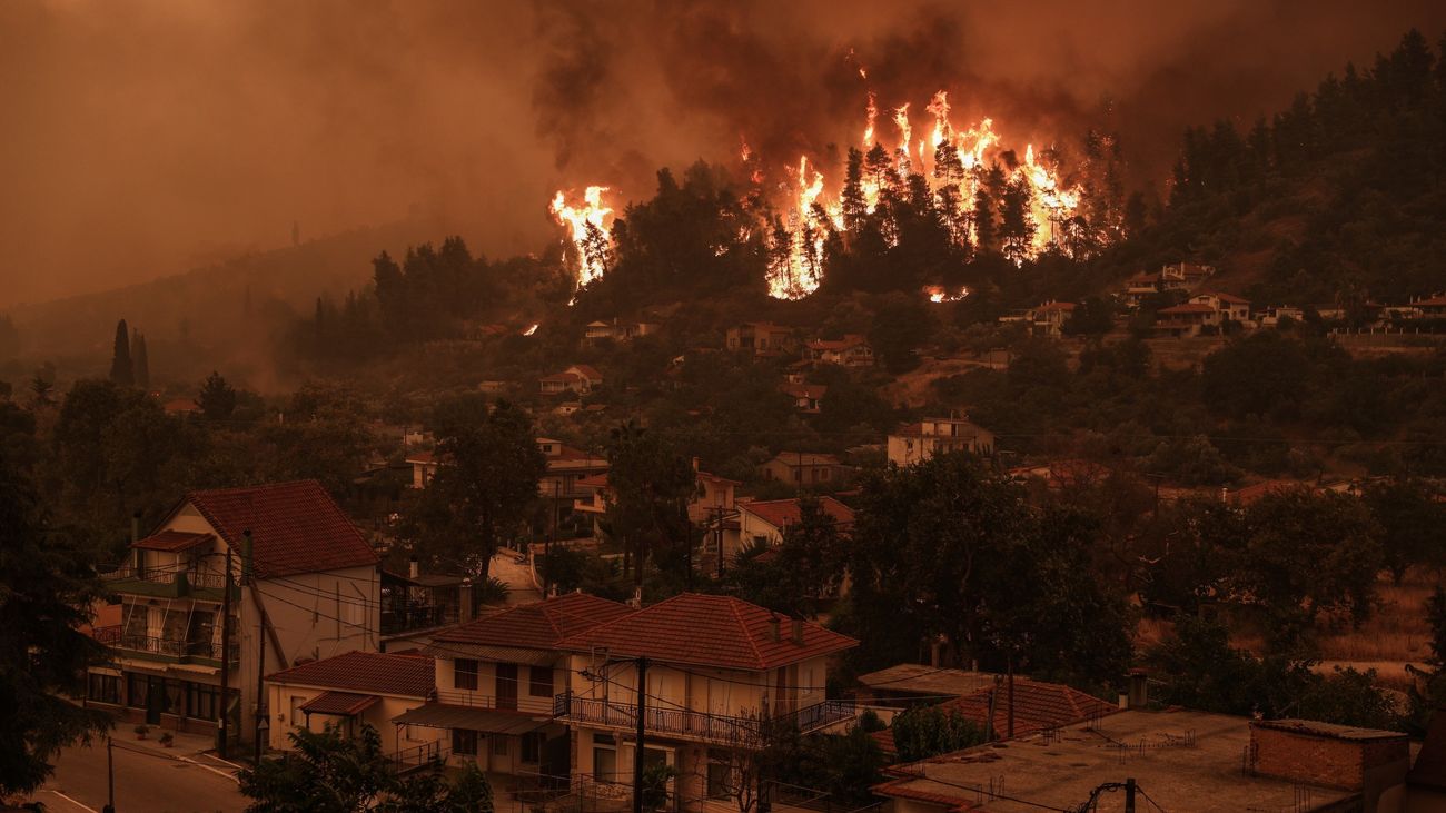 Los incendios golpean con fuerza a Europa, sobre todo en Grecia, Turquía y Sicilia
