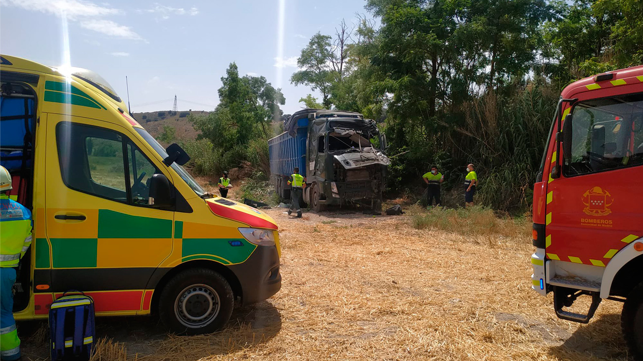 Accidente de un camionero en Valdelaguna