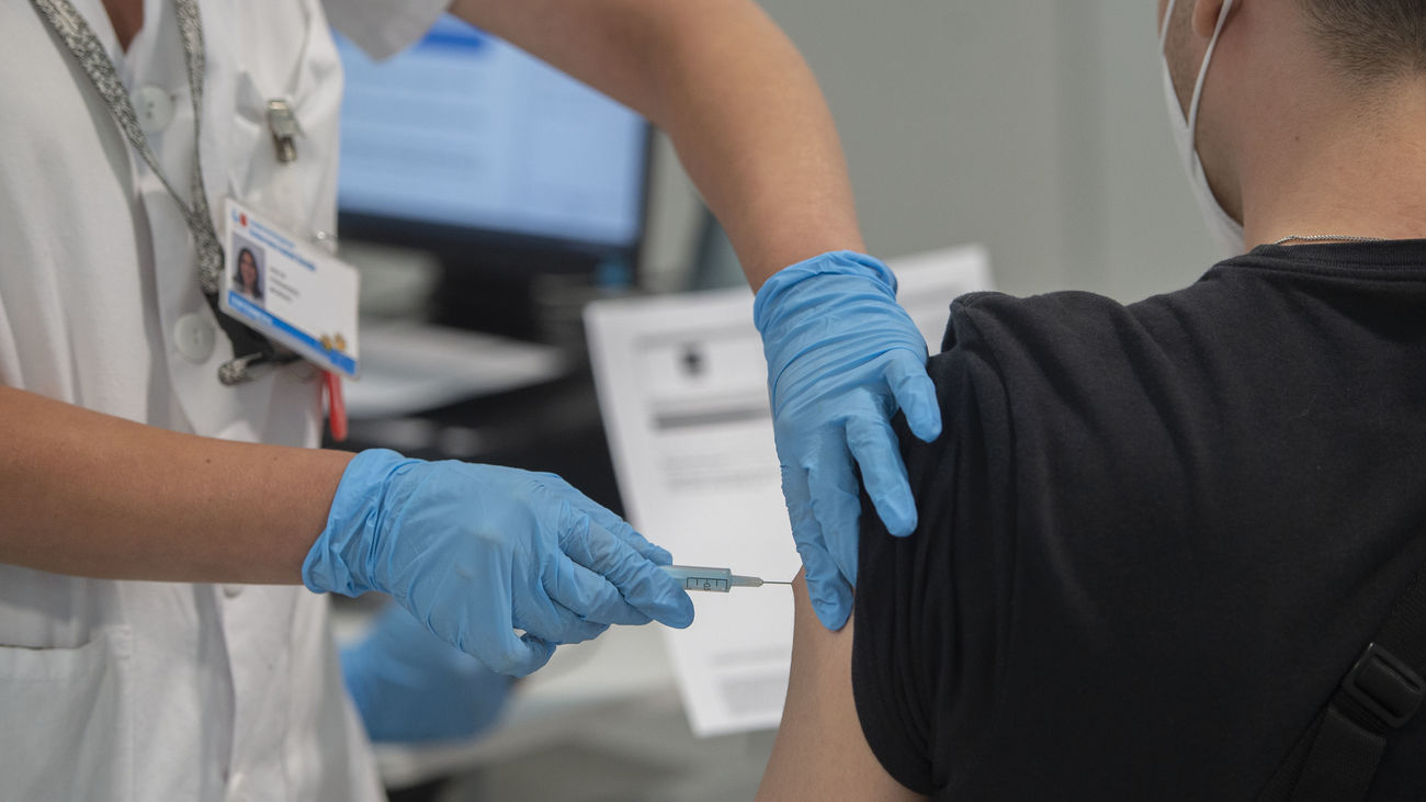 2.474 positivos más y 14 fallecidos en Madrid, con las UCI con mayor presión