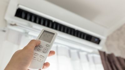 El precio de la luz, de récord en récord y este jueves disparado entre las 20.00 y las 21.00 horas