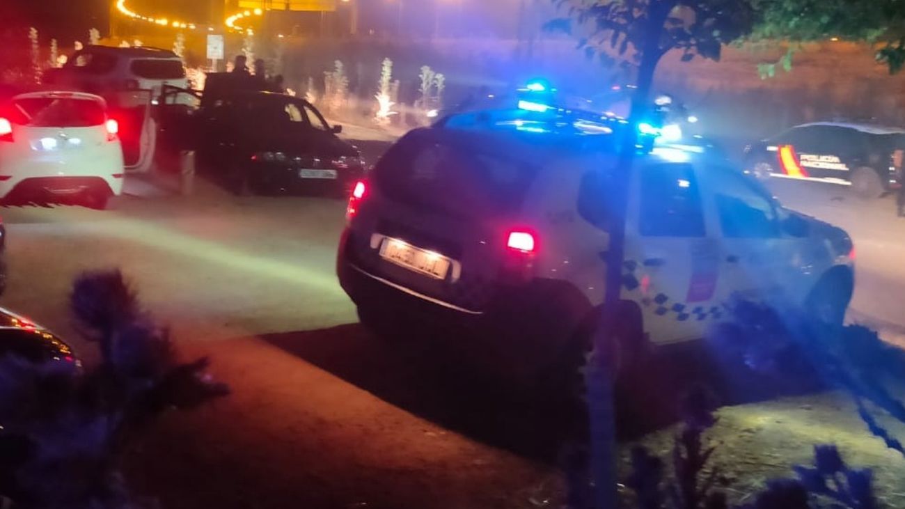 La Policía sanciona a medio centenar de jóvenes por hacer botellón en San Fernando de Henares