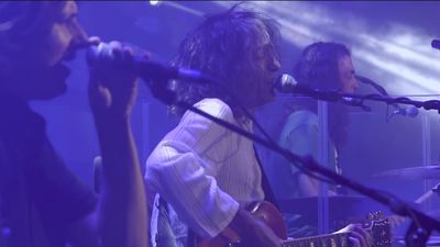 Robe Iniesta vuelve a los escenarios, sin Extremoduro