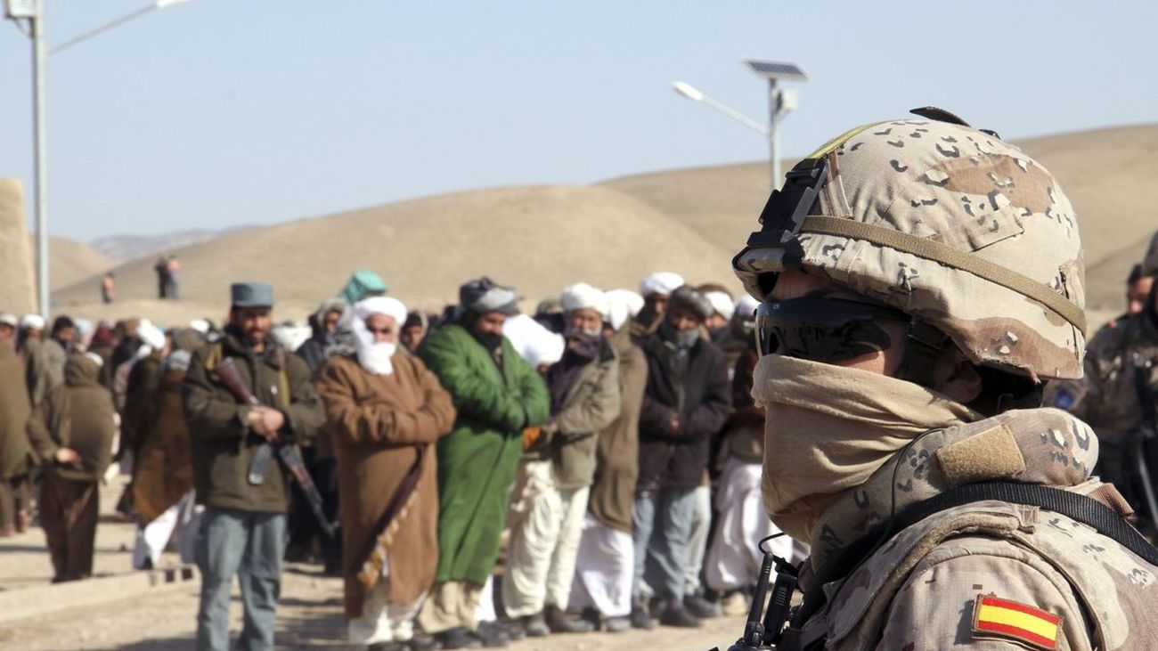 España busca una solución para los traductores que asistieron a las tropas españolas en Afganistán