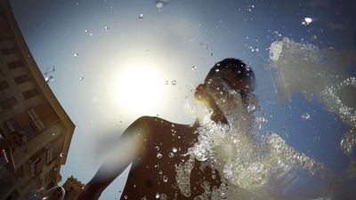Las imágenes que nos deja la primera ola de calor del verano en España