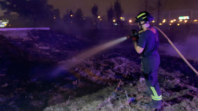 Extinguido un incendio de pastos en Villaverde