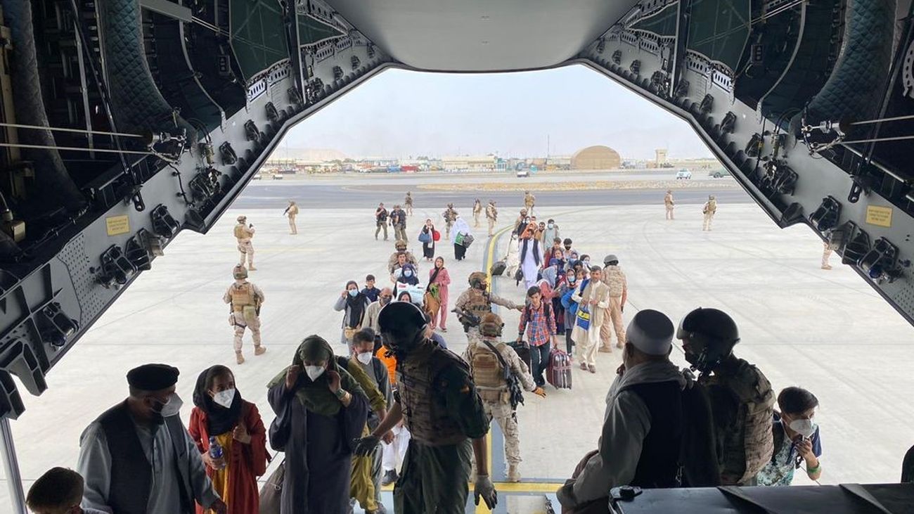 Caos, represión y evacuaciones al límite en Afganistán