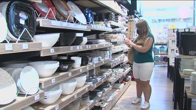 ¿Cómo actúas si, de repente, rompes algo en una tienda?