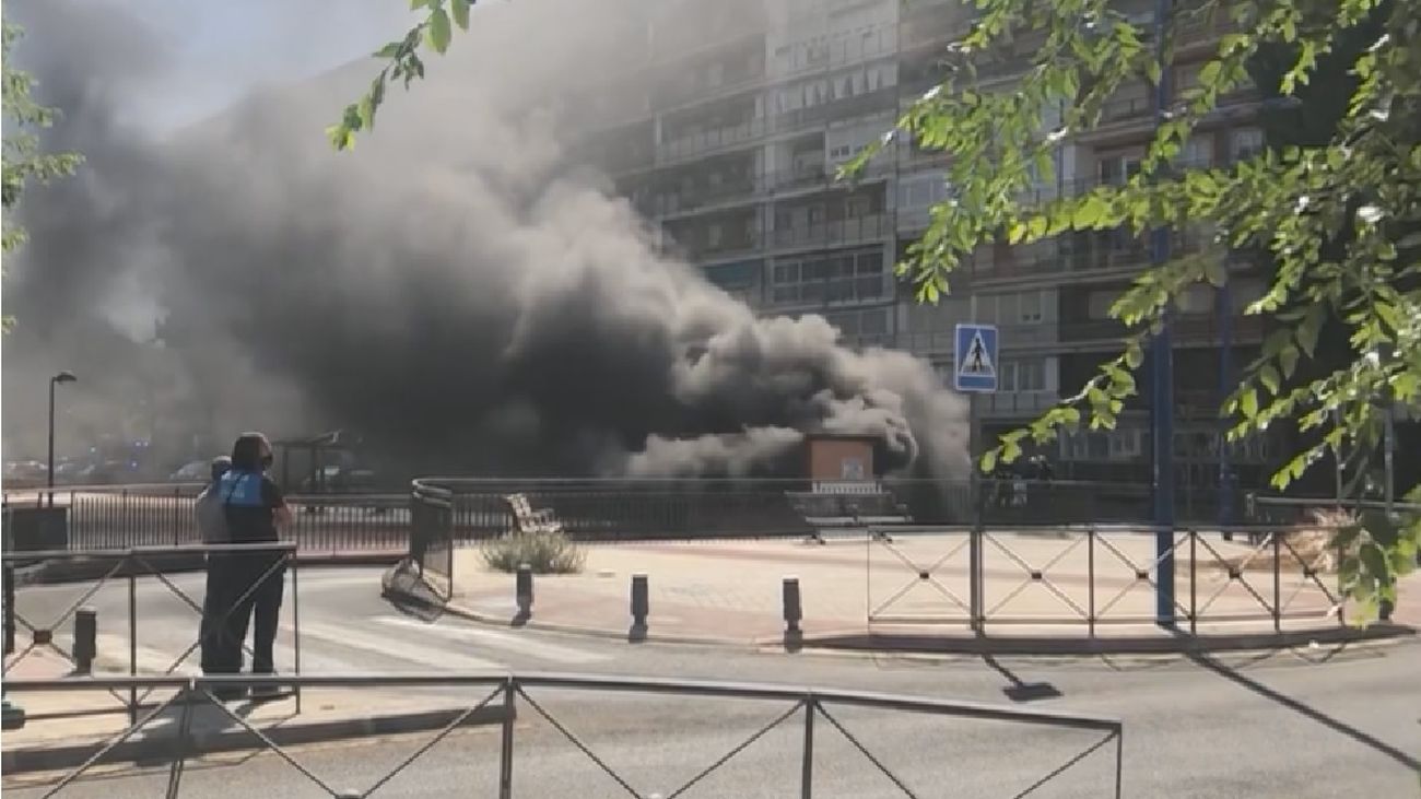 Aparatoso incendio en un parking subterráneo de Leganés