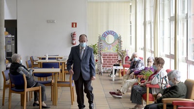 Las muertes en residencias por Covid siguen subiendo: esta semana, un 43% más