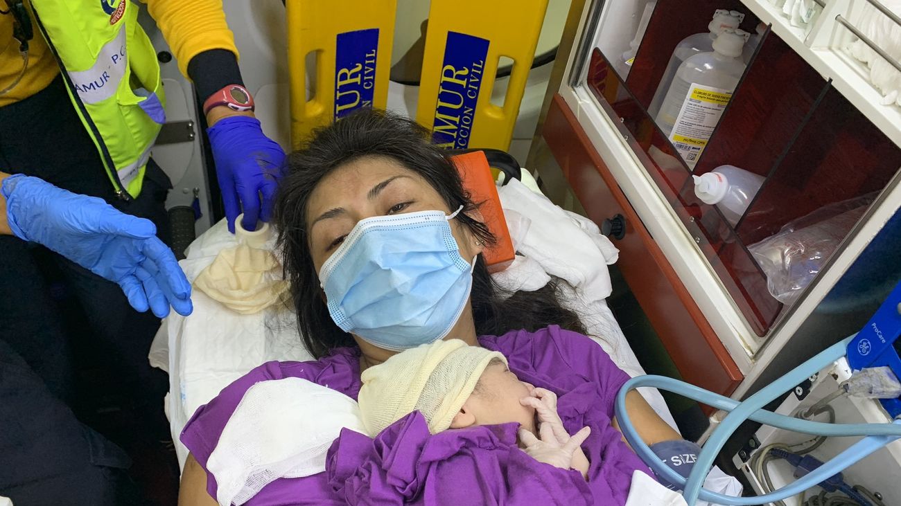Nace una niña en un piso de Villaverde gracias a la ayuda del Samur