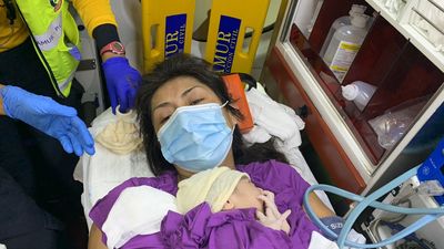 Una mujer de 36 años da a luz a una niña, Sofía, en una ambulancia del Samur