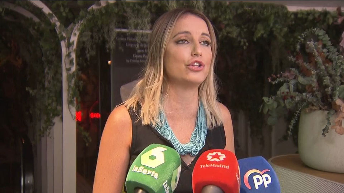 El PP insta a Sánchez a "dejar las fotos" y "dar la cara" en el Congreso