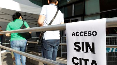 La vuelta de vacaciones hace que miles de madrileños cambien sus citas para vacunarse