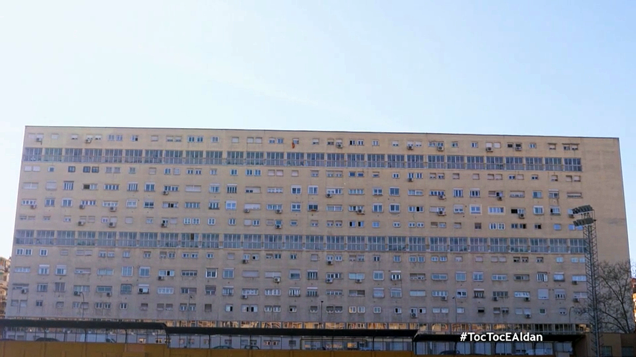 Un dúplex decorado con obras rescatadas de Wallapop, en el barrio de la Concepción