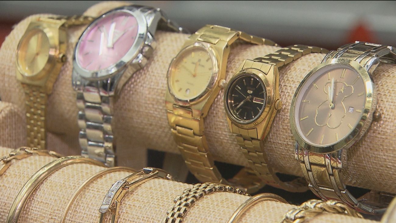 A subasta en Madrid más de 2.000 joyas, relojes y bisutería de la Oficina de Objetos Perdidos