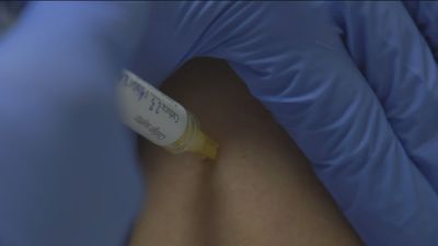 Inician el ensayo de la vacuna española Hipra con las primeras dosis en humanos