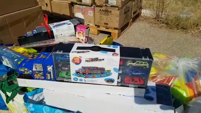 Juguetes para los niños afganos que llegan a Torrejón de Ardoz