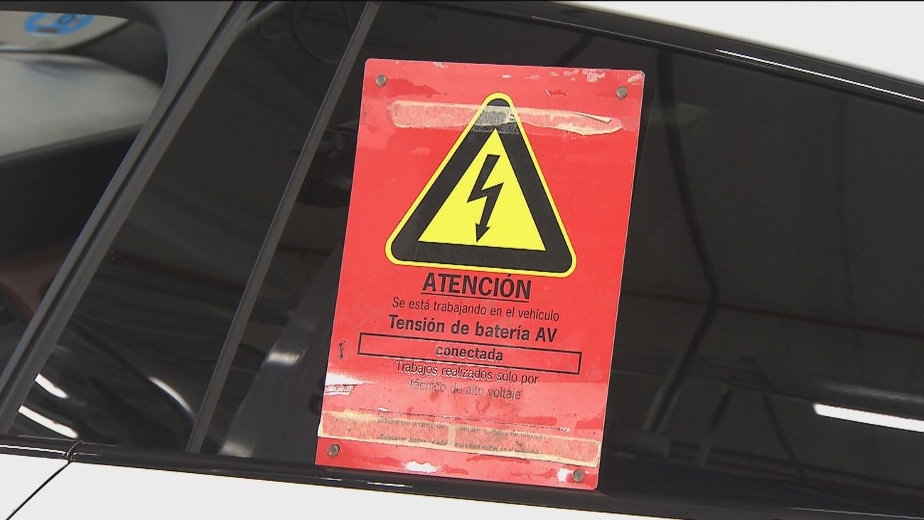 Faltan profesionales para los talleres de vehículos eléctricos