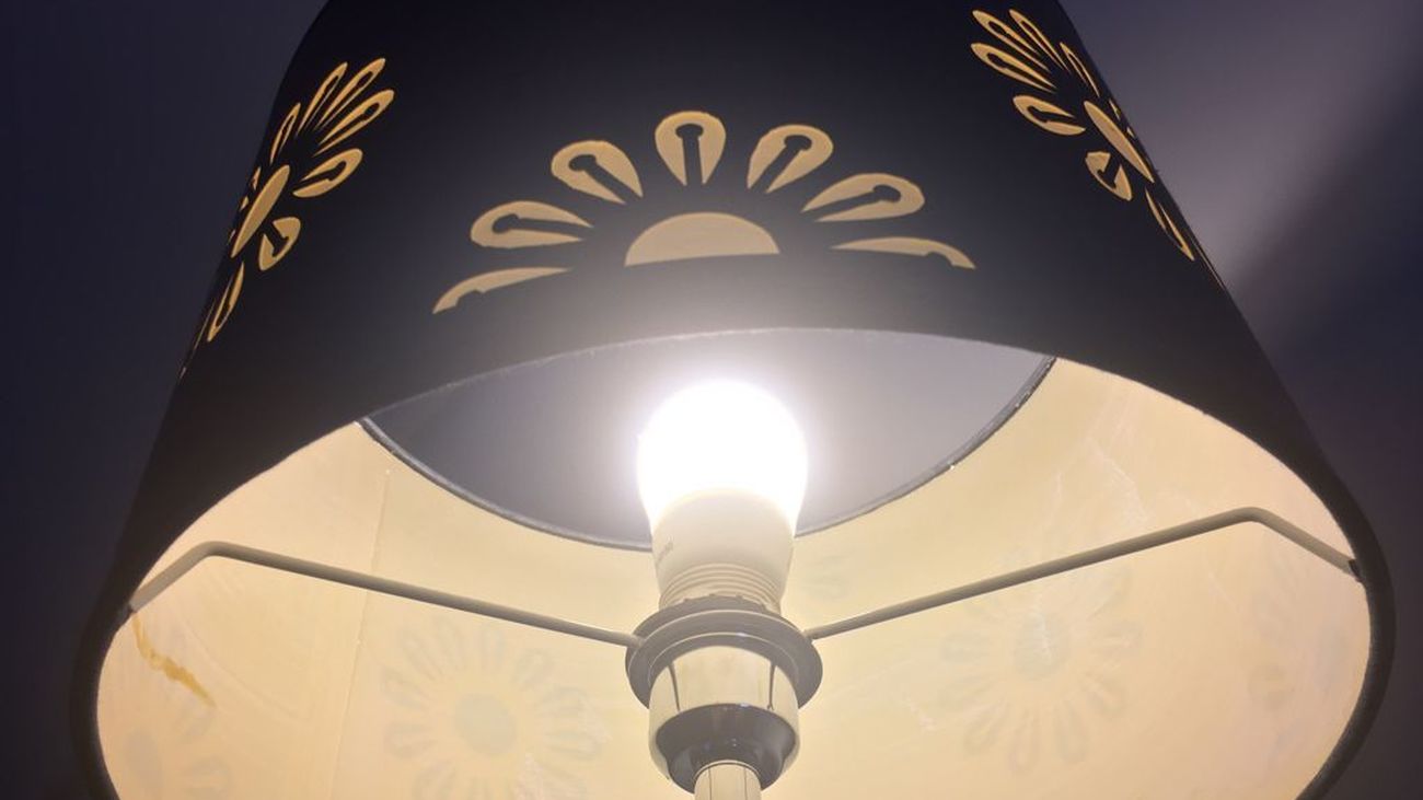 El precio de la luz alcanza un nuevo récord este martes hasta los 130,53 euros/MWh