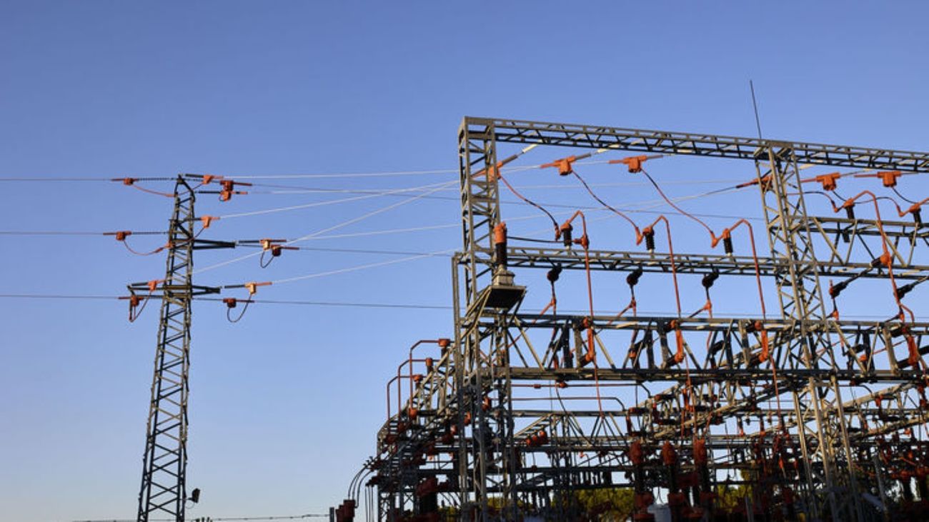 Batres suspende los pagos a las compañías eléctricas por el elevado precio de la luz