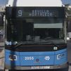 Una protesta vecinal en Cibeles obliga esta tarde a modificar el recorrido de 22 líneas de autobuses