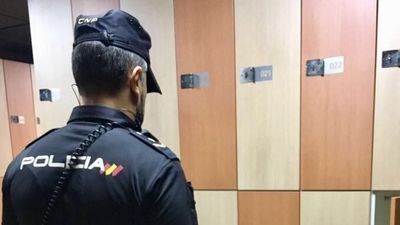 Detenida una pareja por robar en las taquillas de los vestuarios de un gimnasio en Madrid