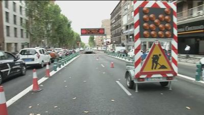 El túnel de Santa María de la Cabeza permanece con el carril derecho cortado tras quedar inundado