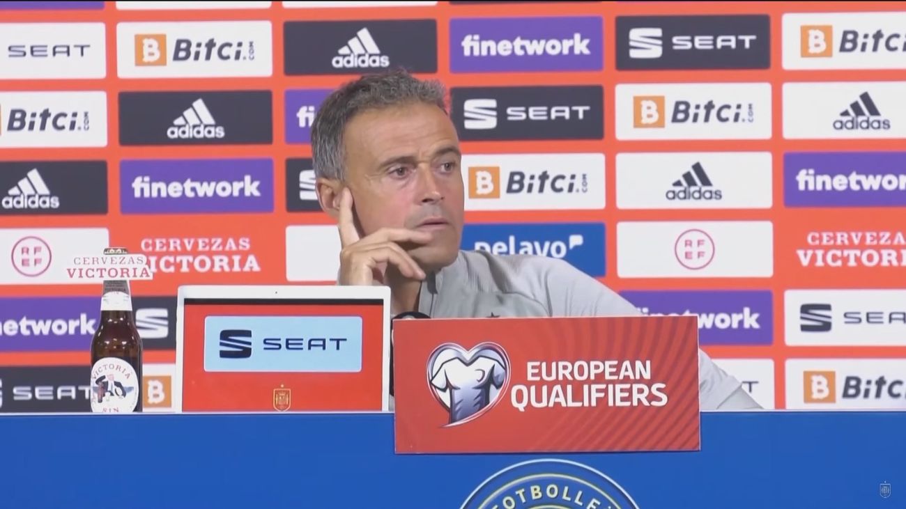 Luis Enrique, perdido en la traducción de su rueda de prensa