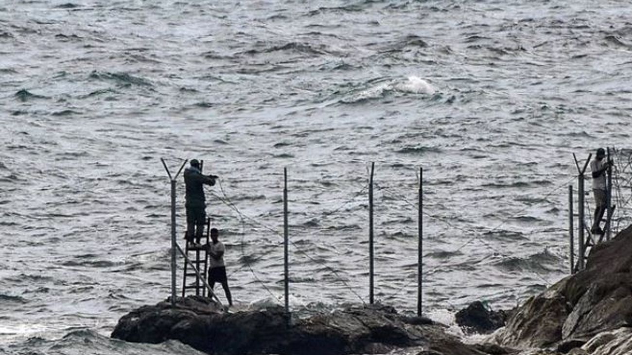 Un joven marroquí fallece al intentar cruzar a nado a Ceuta por El Tarajal