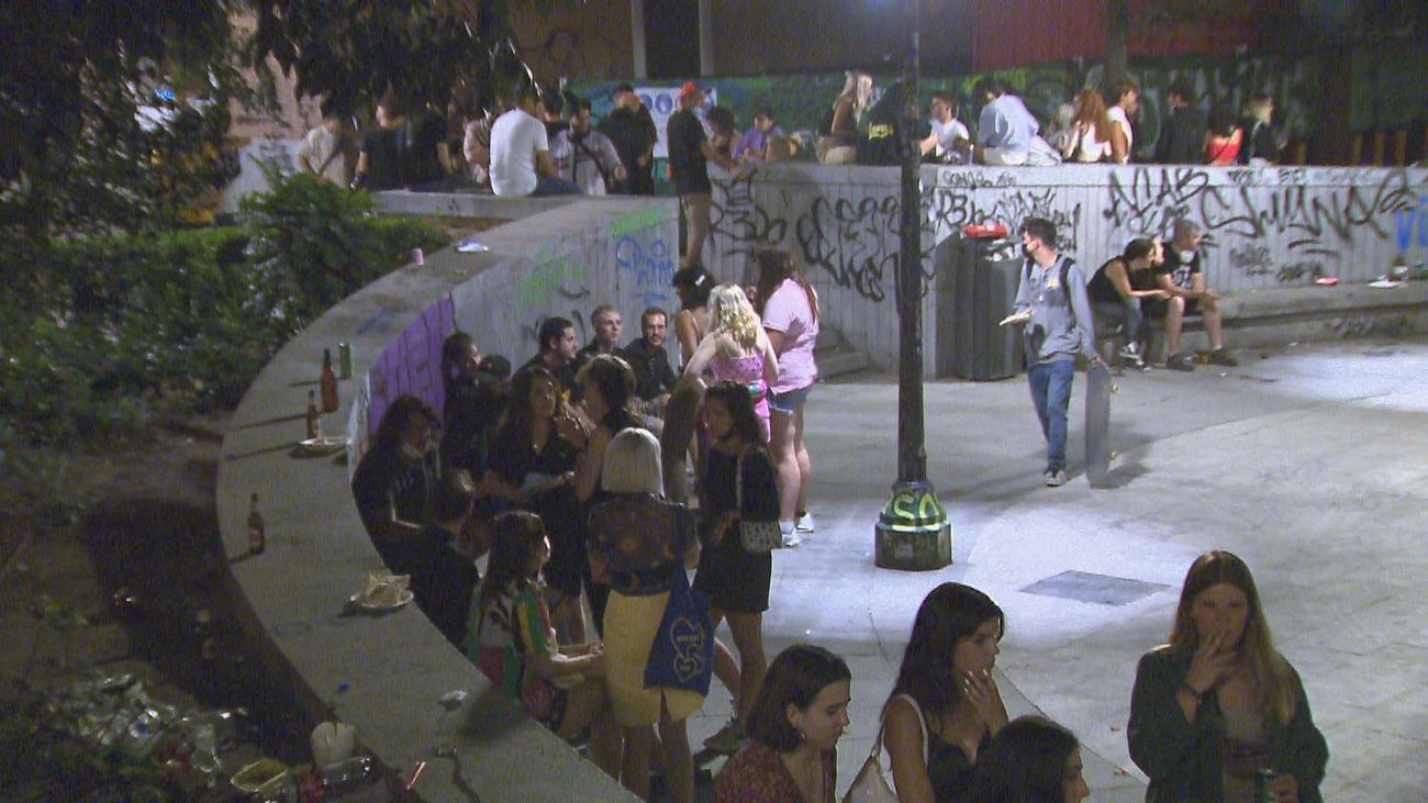 Más botellones en las calles de Madrid, pero sin incidentes